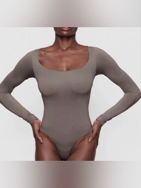 SKIMS Essential Long Sleeve Scoop Neck Bodysuit in Smoke
